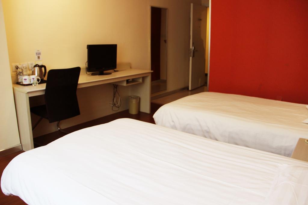 Hanting Express Wuhan Jiang Han Road Walking Street Chambre photo